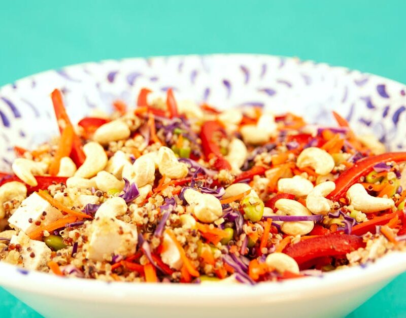 Kinoa Salatası: Protein ve Lif İçeren 7 Pratik Tarif